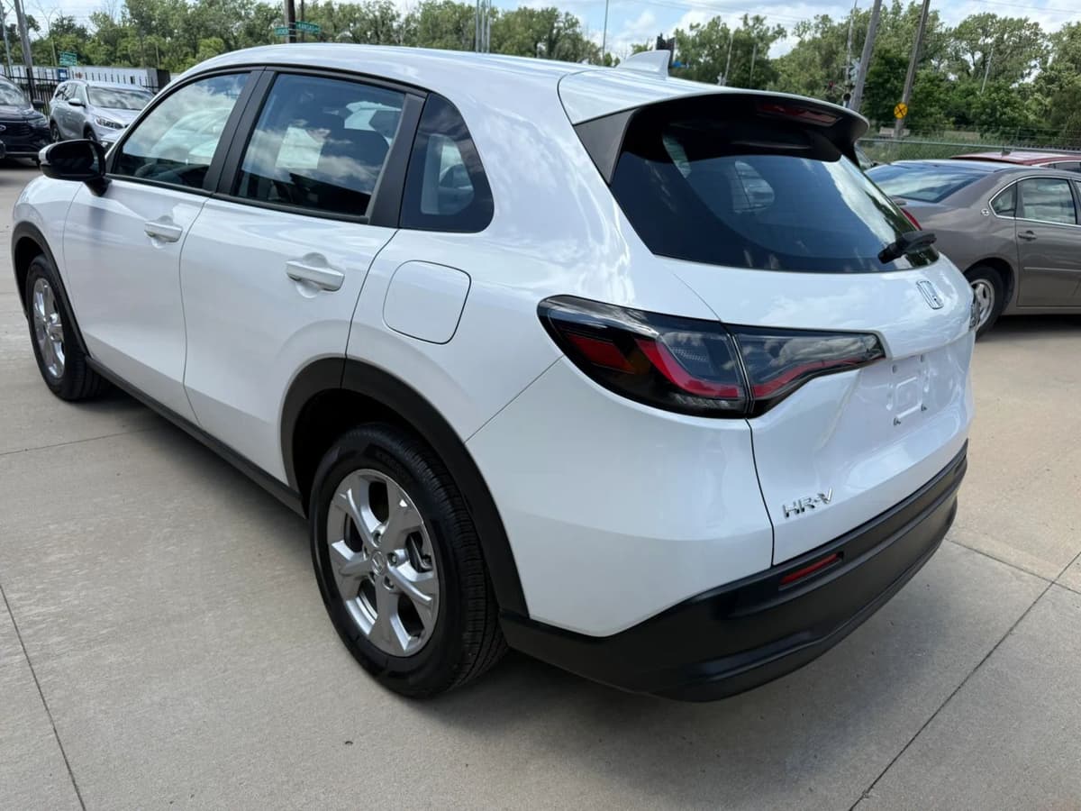 2025 Honda HR-V 5