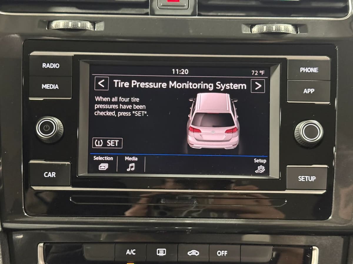 2018 Volkswagen Golf SportWagen 33