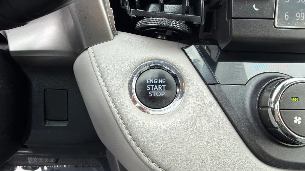 2017 Toyota RAV4 17