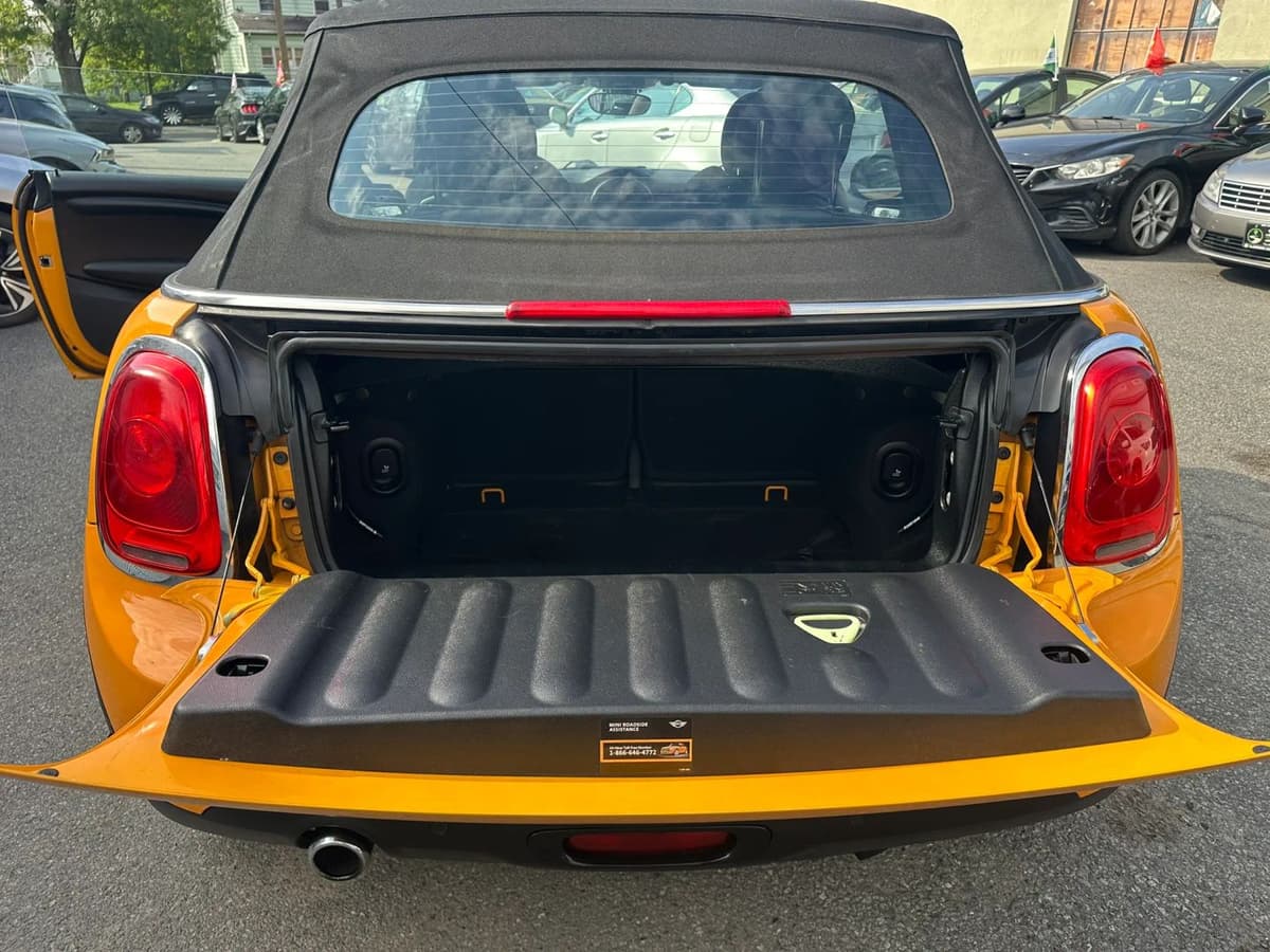 2016 MINI Cooper 37