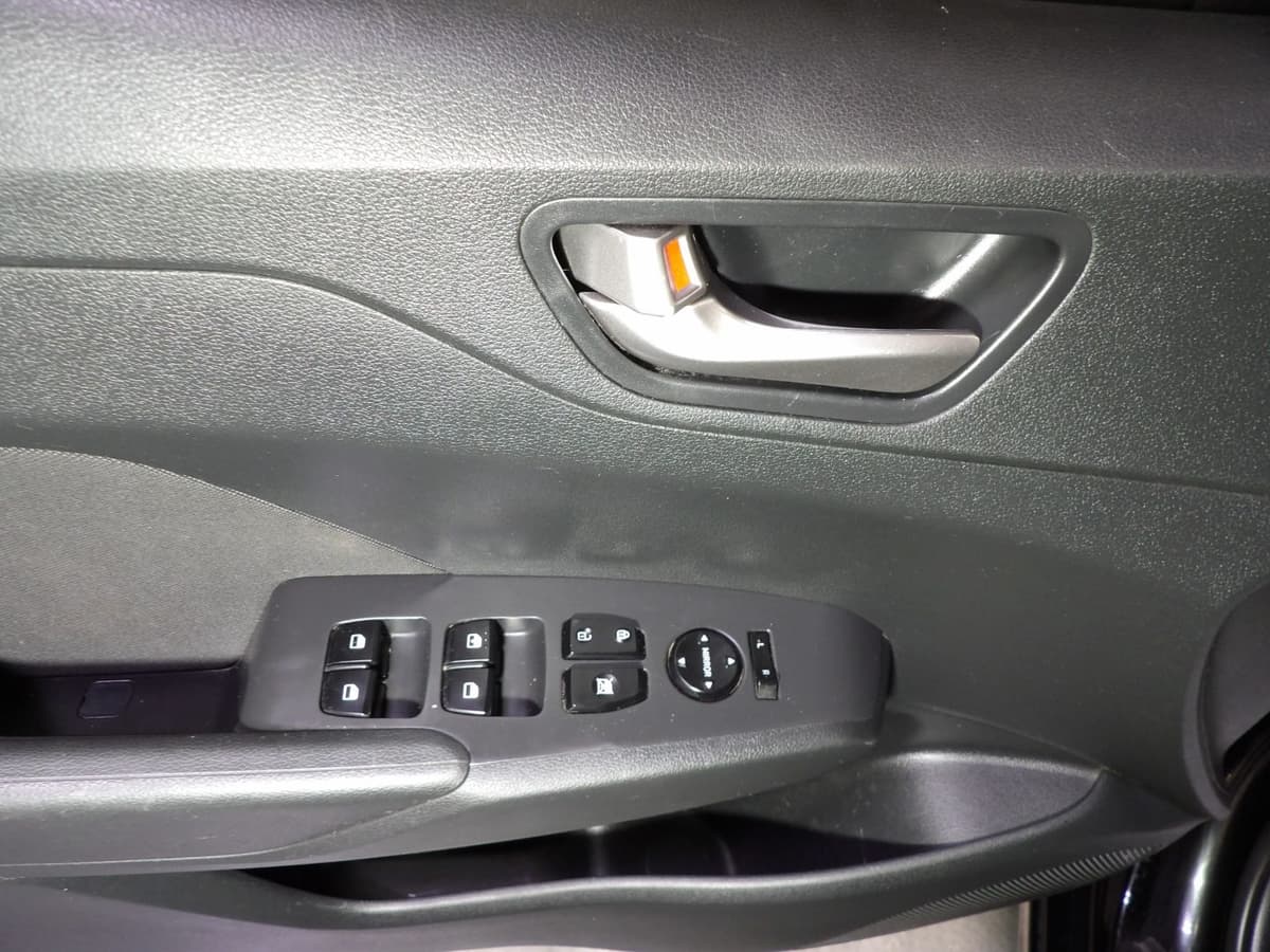 2021 Hyundai Accent 8