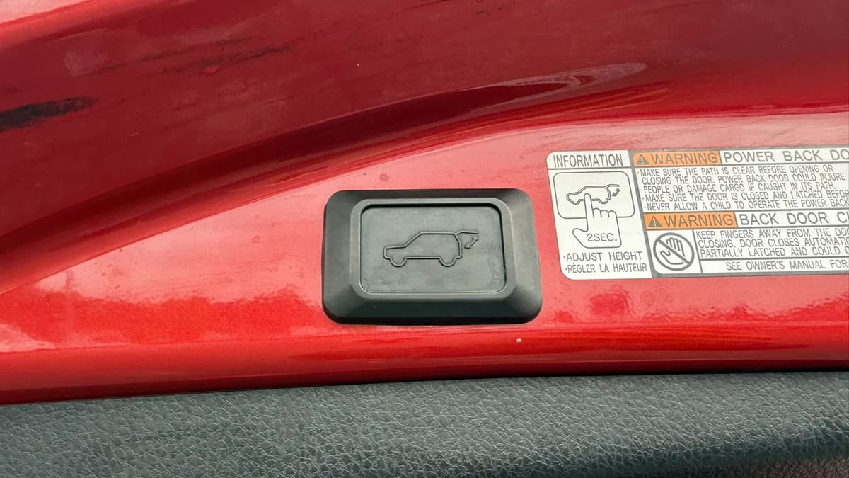 2017 Toyota RAV4 24