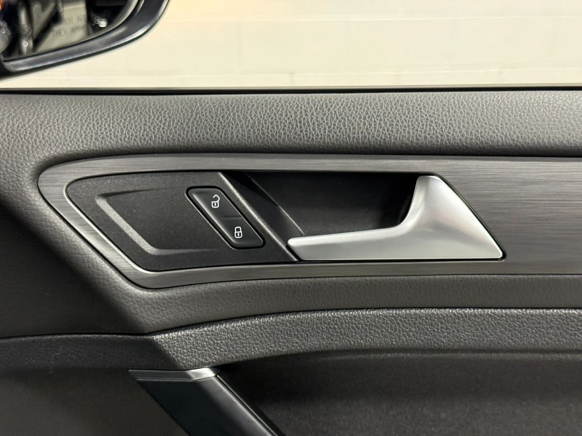 2018 Volkswagen Golf SportWagen 41