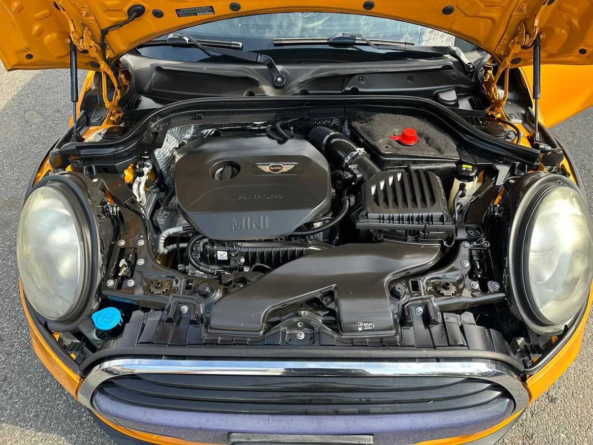 2016 MINI Cooper 51