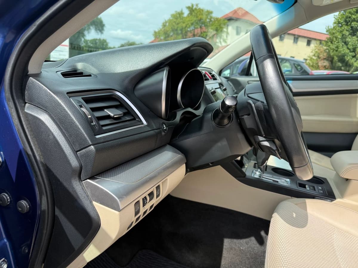 2015 Subaru Outback 29