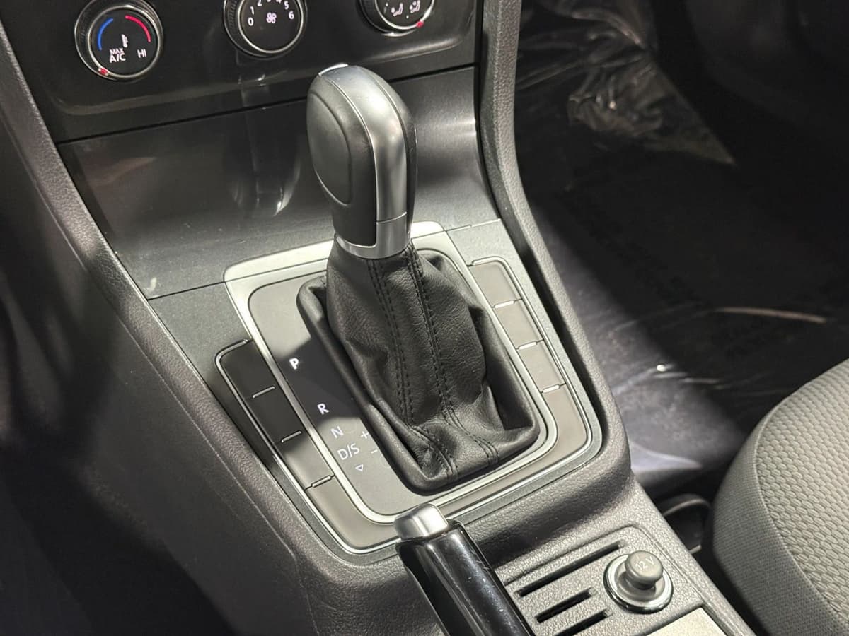 2018 Volkswagen Golf SportWagen 35