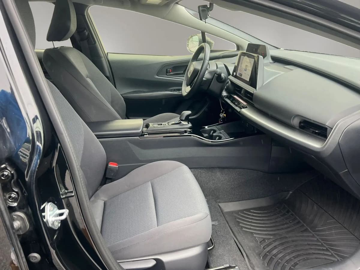 2026 Toyota Prius 27