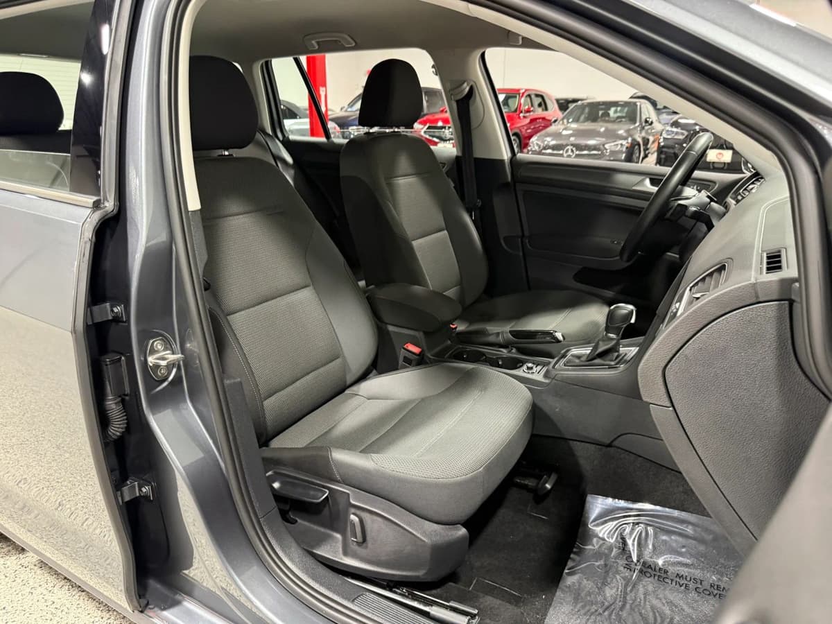 2018 Volkswagen Golf SportWagen 43
