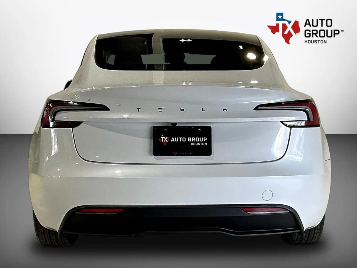 2025 Tesla Model 3 7