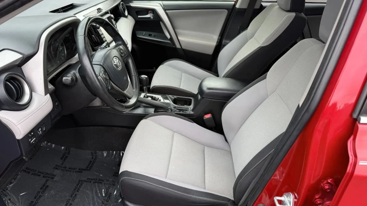 2017 Toyota RAV4 13