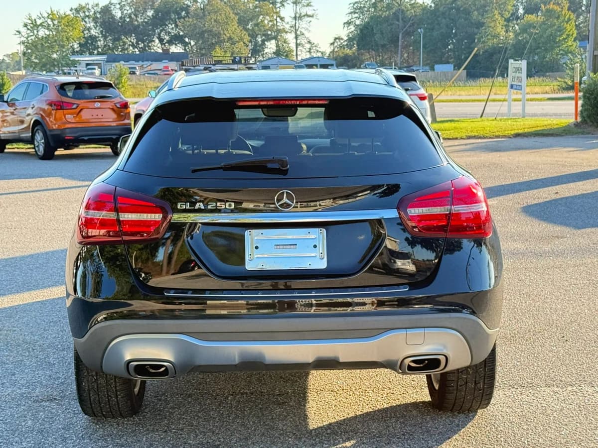 2019 Mercedes-Benz GLA-Class 6