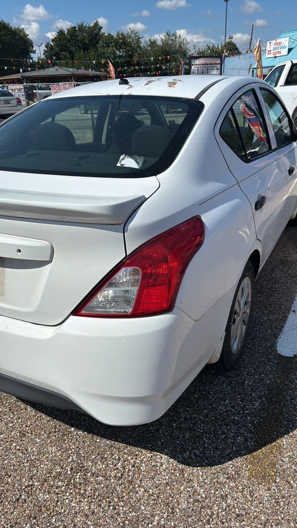 2017 Nissan Versa Sedan 6