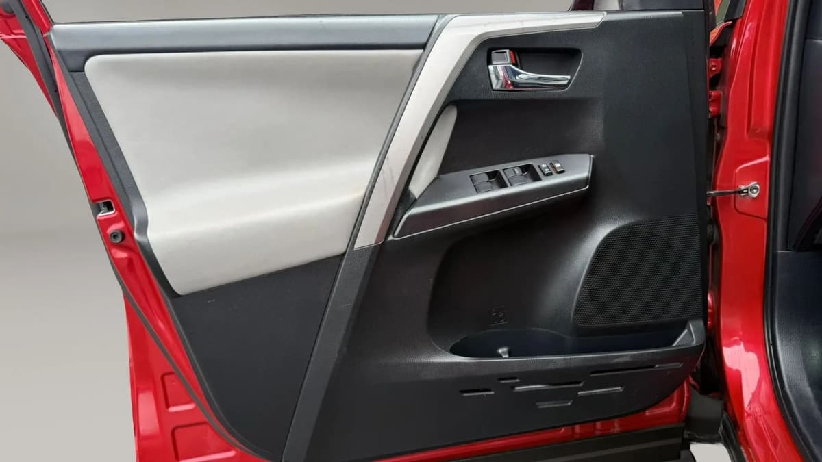2017 Toyota RAV4 9