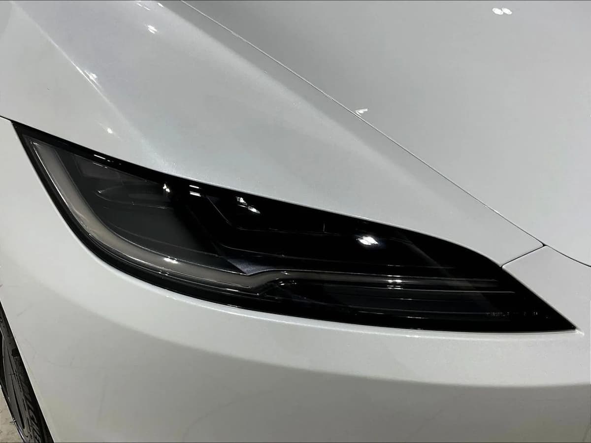 2025 Tesla Model 3 32