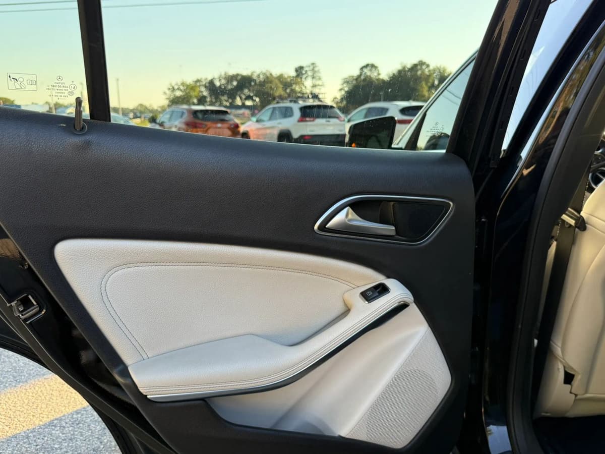 2019 Mercedes-Benz GLA-Class 15