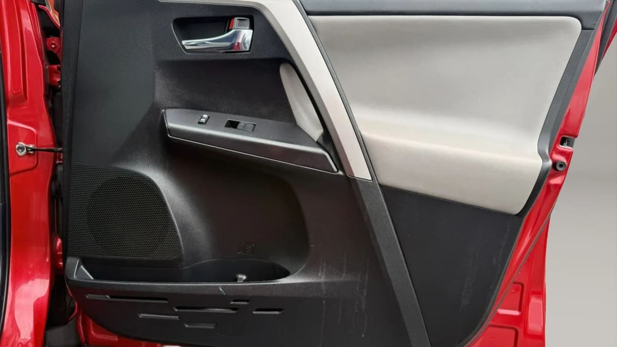 2017 Toyota RAV4 10