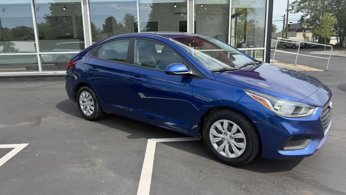2021 Hyundai Accent 38