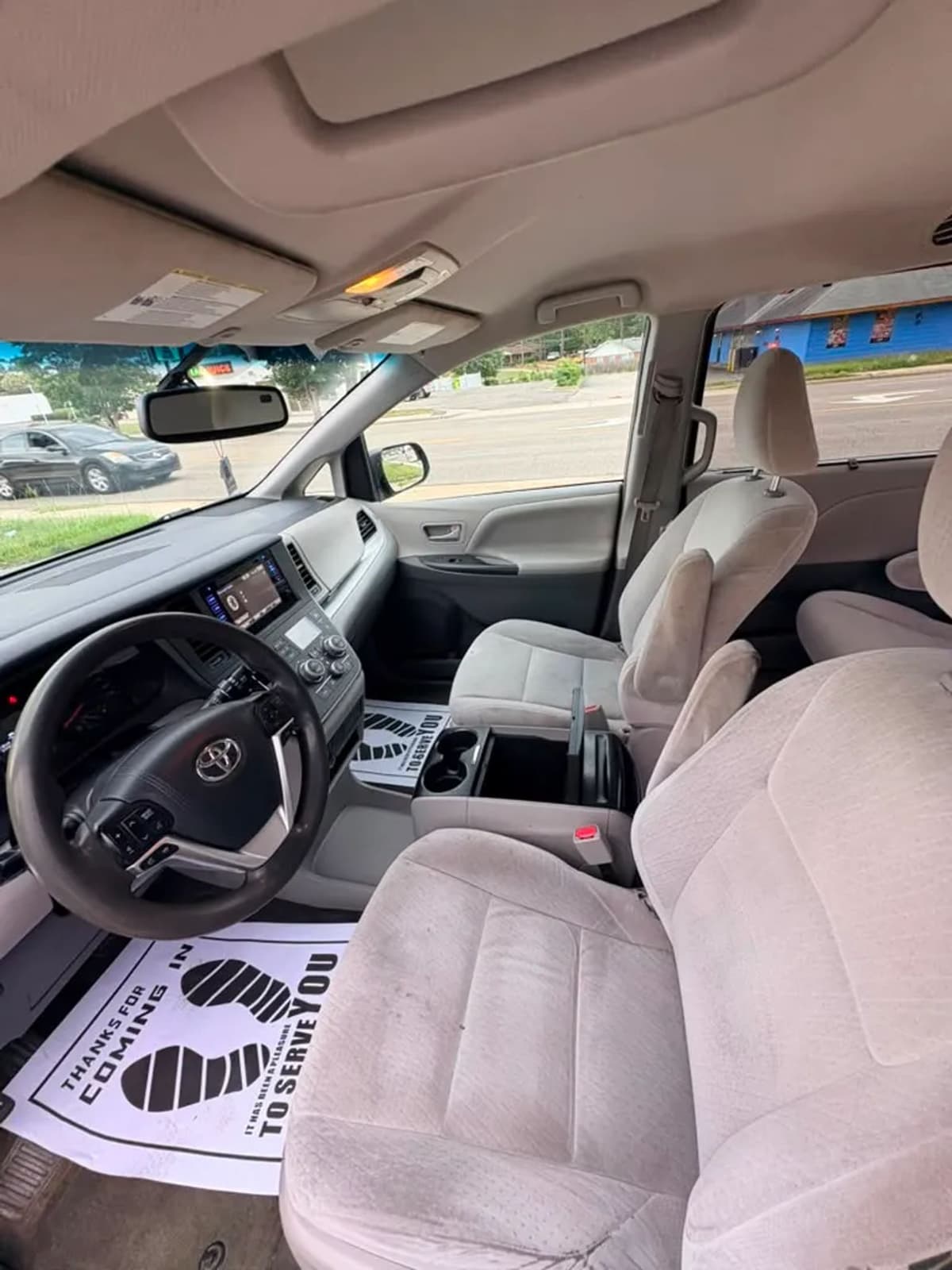 2015 Toyota Sienna 31