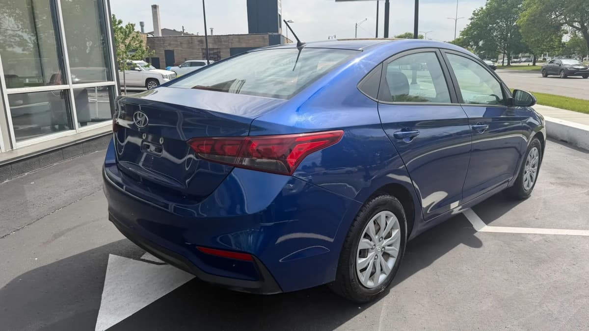 2021 Hyundai Accent 37