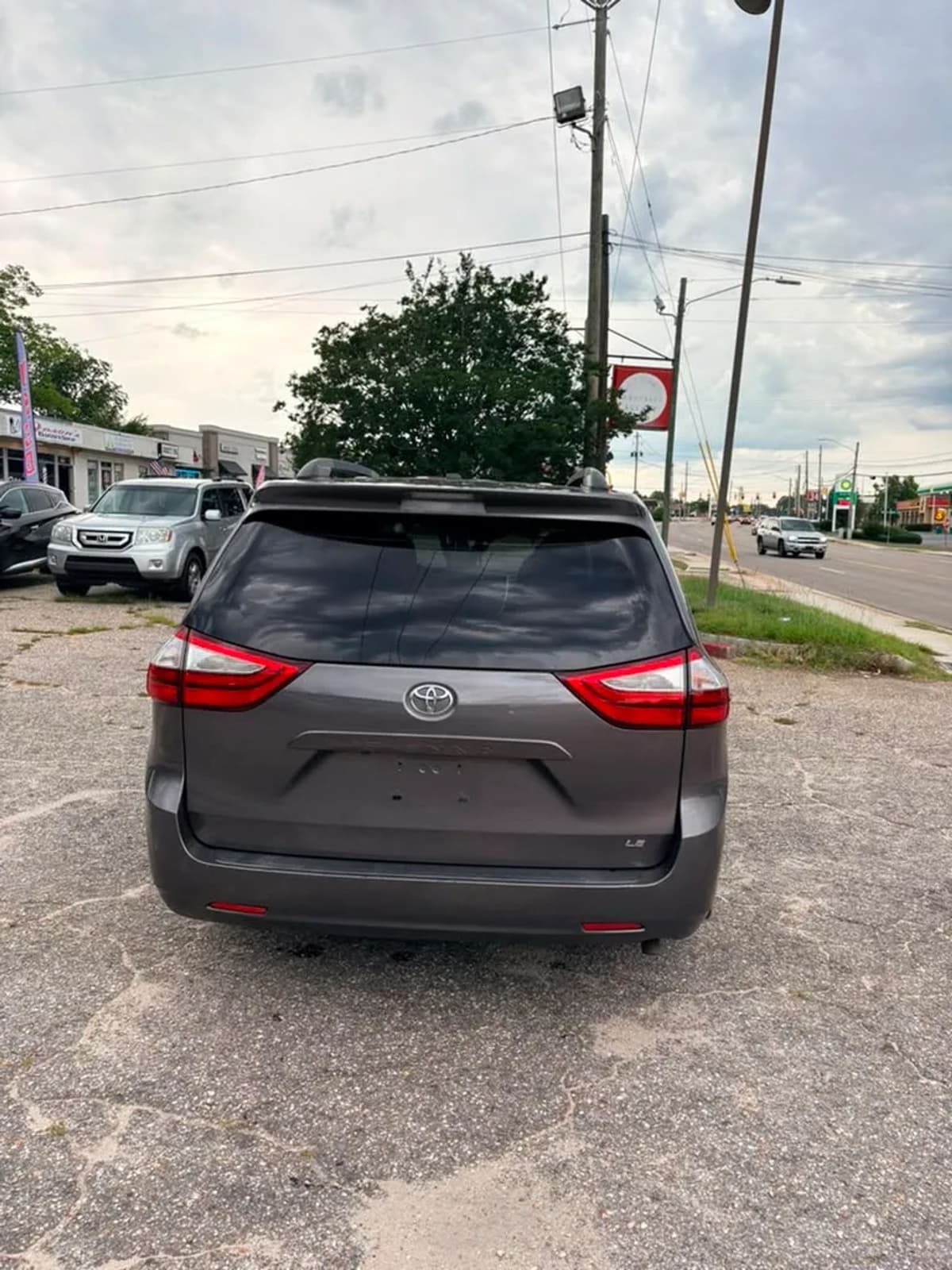 2015 Toyota Sienna 25