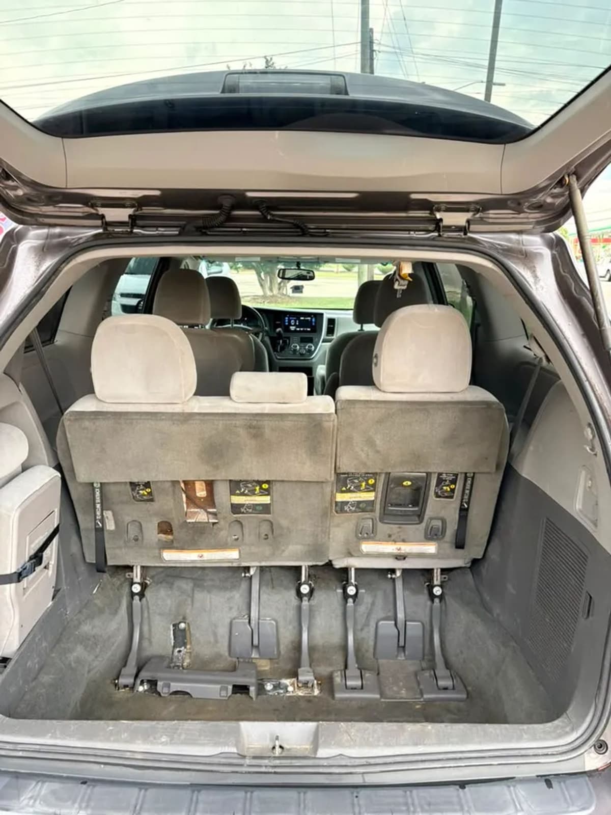 2015 Toyota Sienna 34