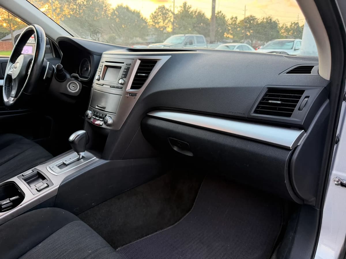2014 Subaru Outback 77
