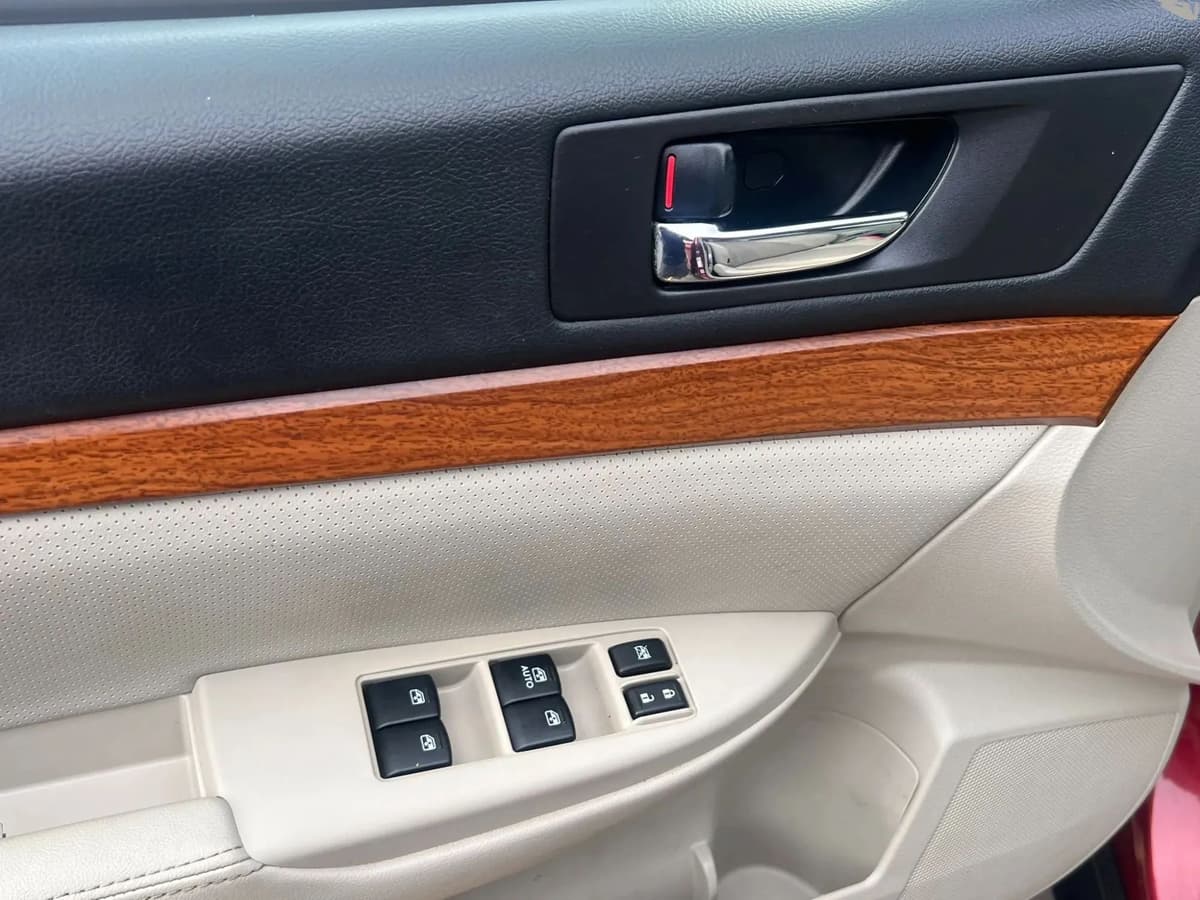 2014 Subaru Outback 43