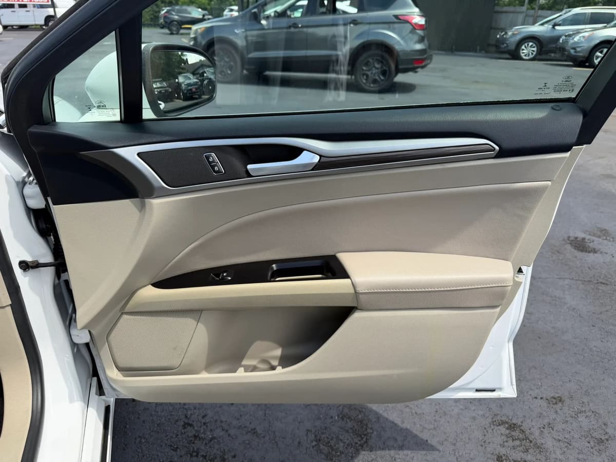 2020 Ford Fusion 38