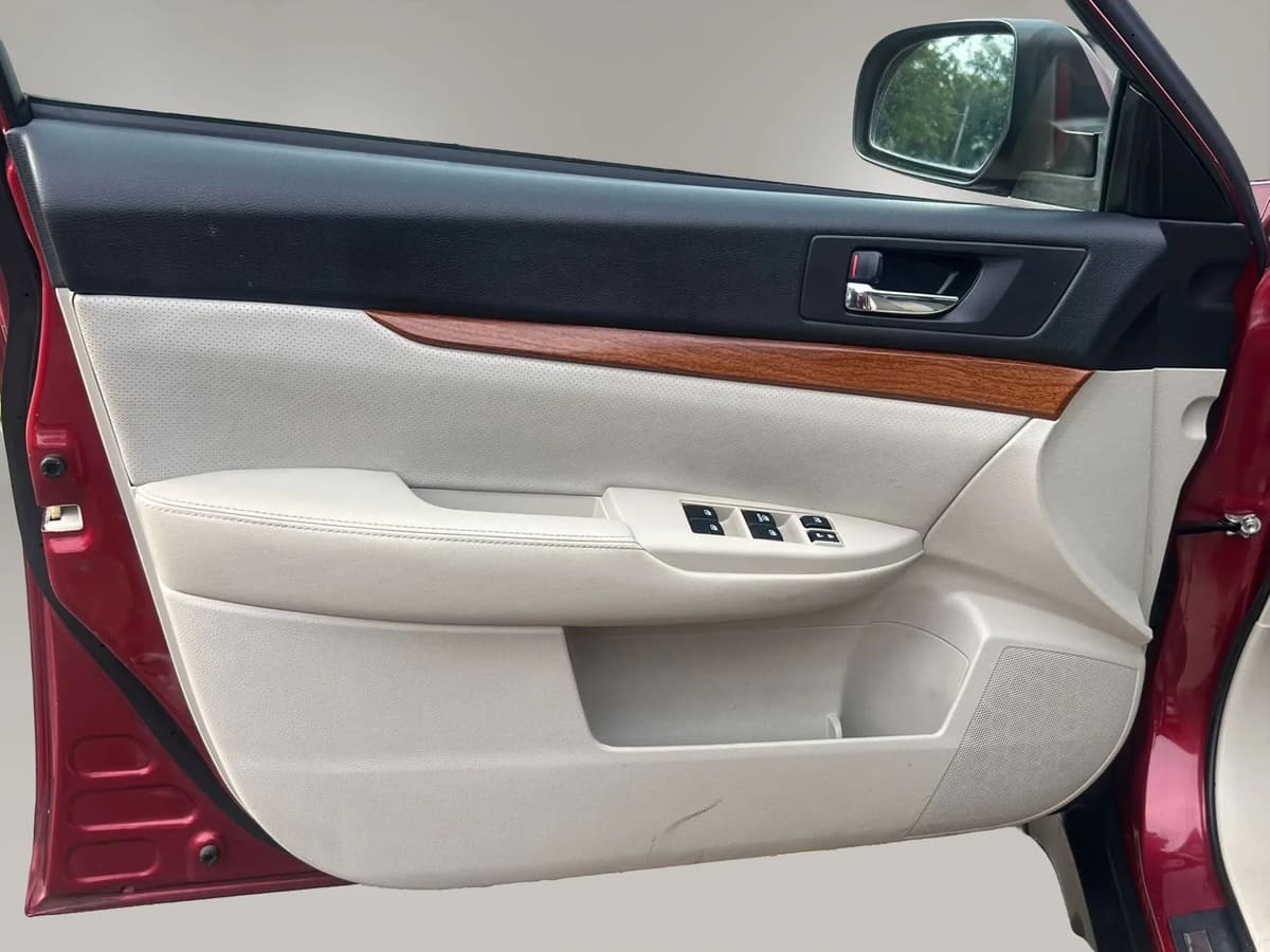 2014 Subaru Outback 42