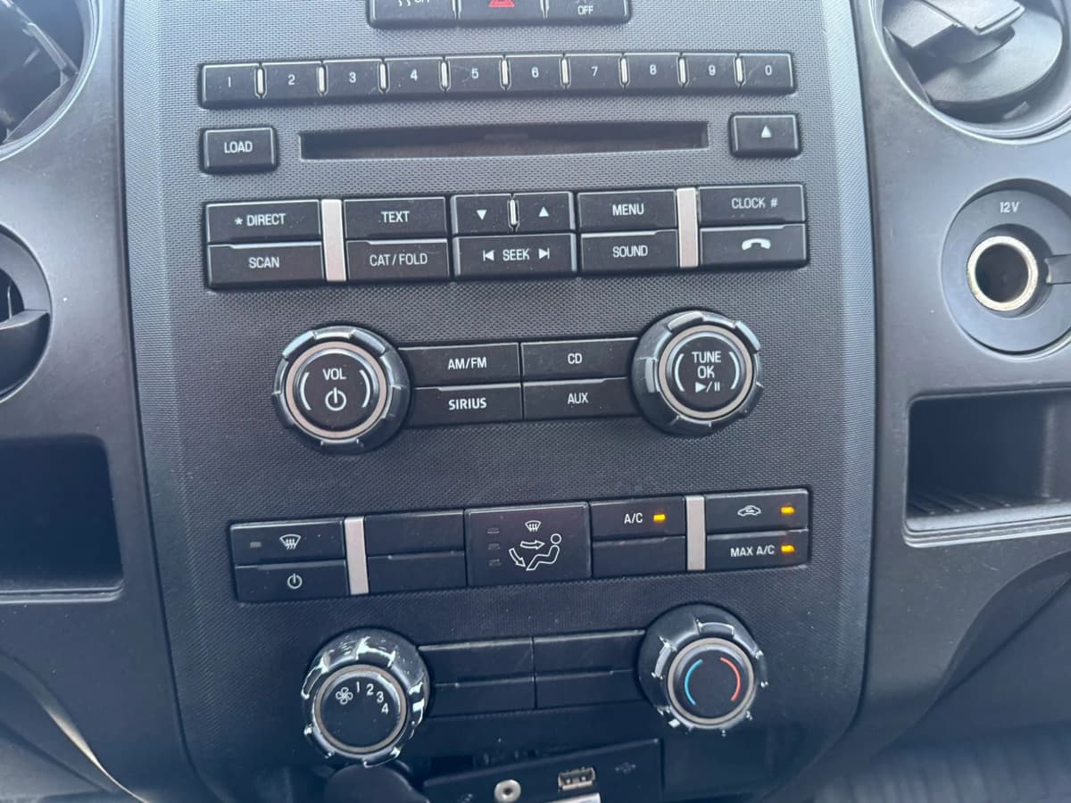2014 Ford F-150 24