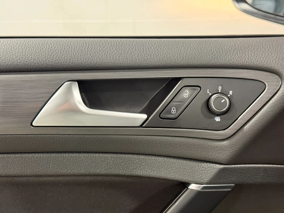 2018 Volkswagen Golf SportWagen 83