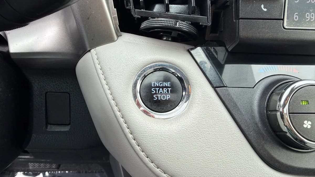2017 Toyota RAV4 46