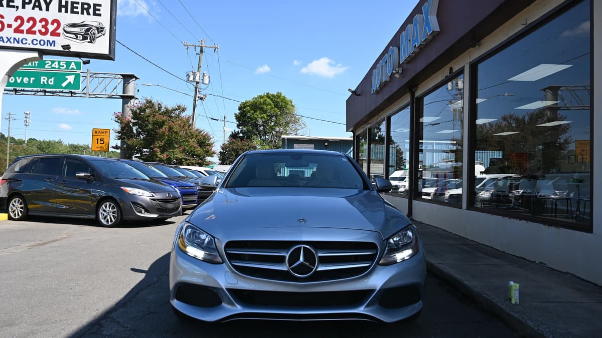 2018 Mercedes-Benz C-Class Sedan 18