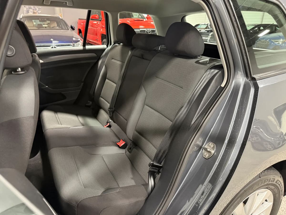 2018 Volkswagen Golf SportWagen 131