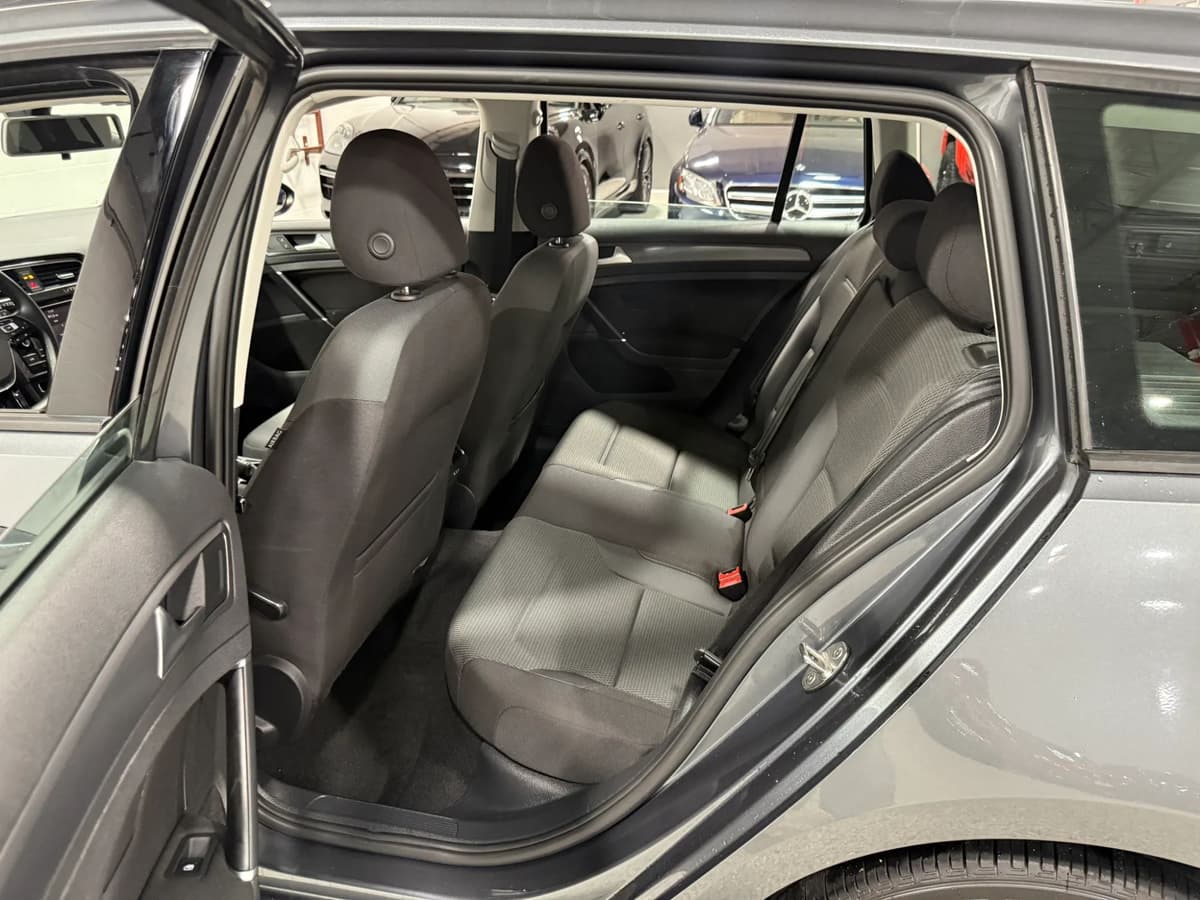 2018 Volkswagen Golf SportWagen 130