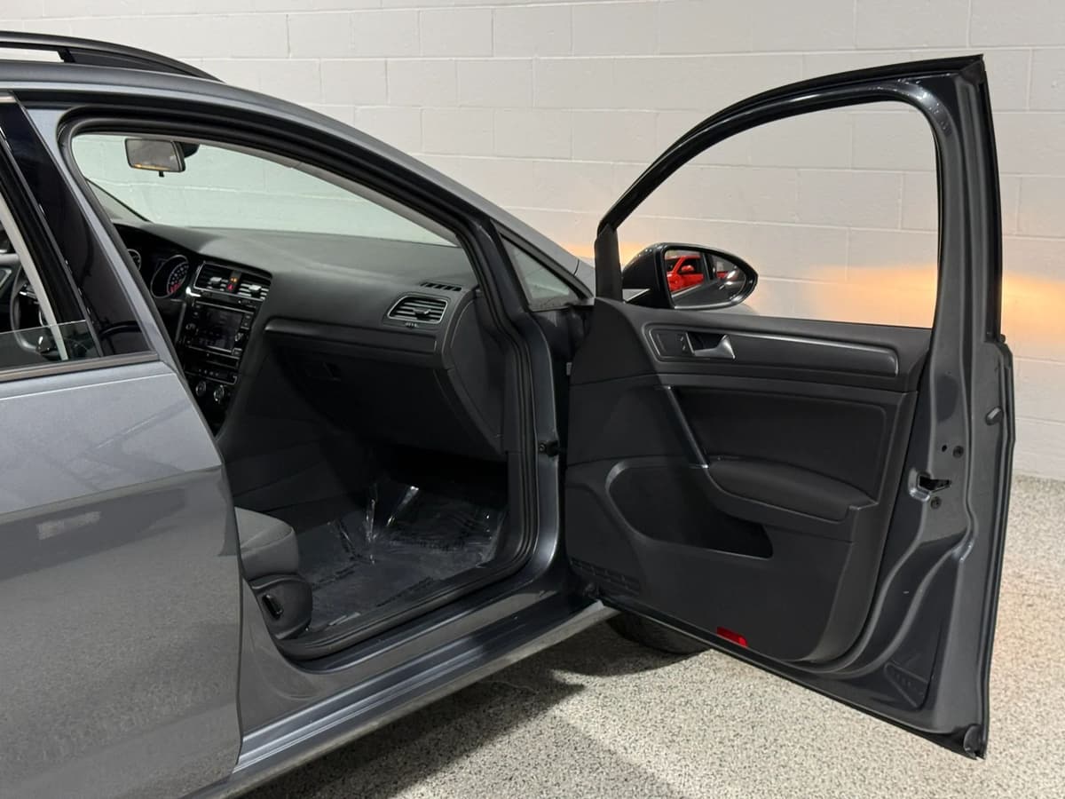 2018 Volkswagen Golf SportWagen 108