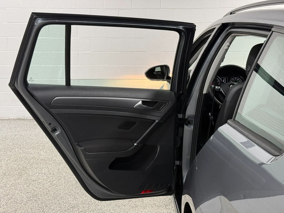 2018 Volkswagen Golf SportWagen 127