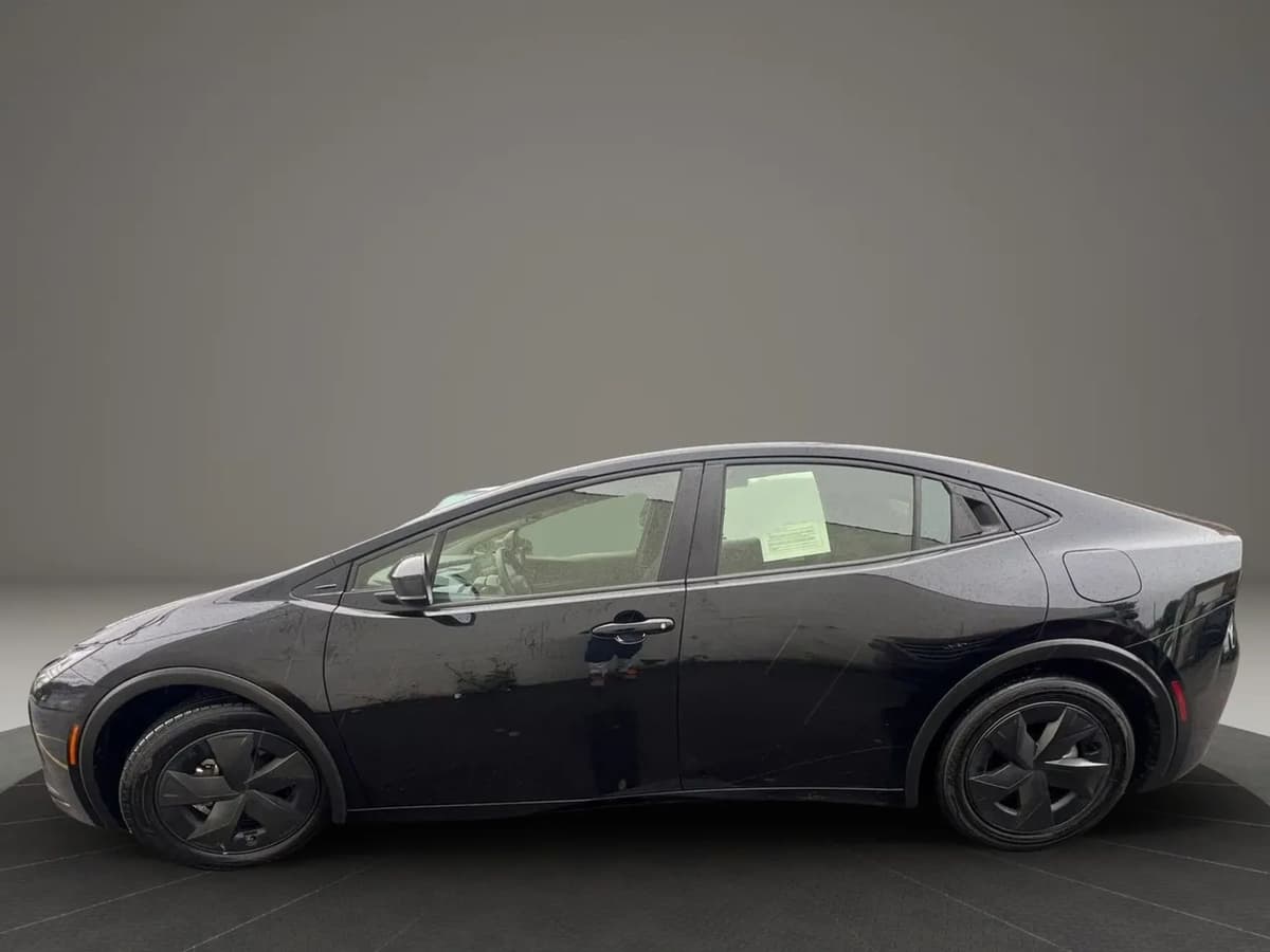 2026 Toyota Prius 32