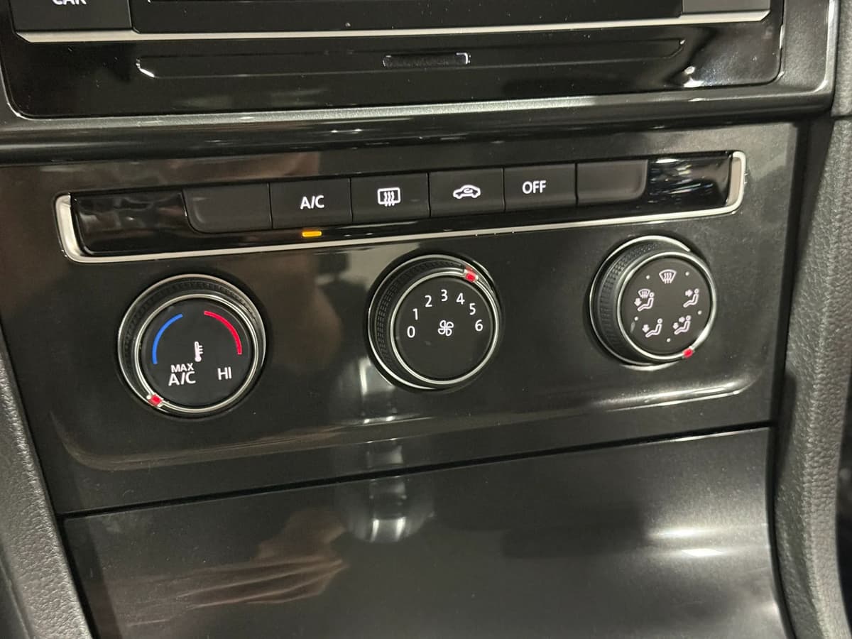 2018 Volkswagen Golf SportWagen 104
