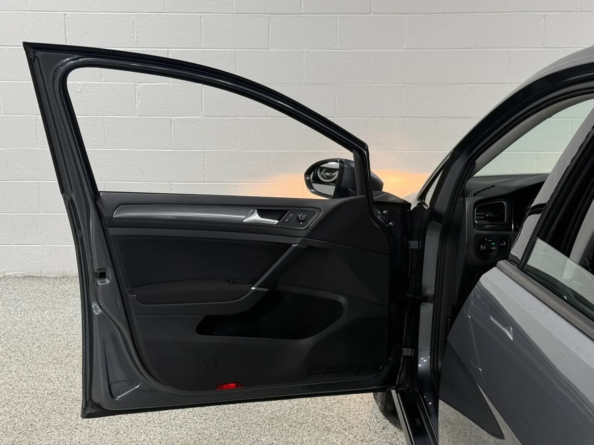 2018 Volkswagen Golf SportWagen 81