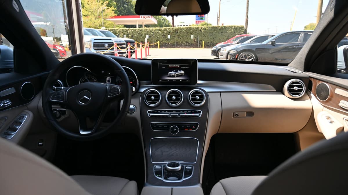2018 Mercedes-Benz C-Class Sedan 32