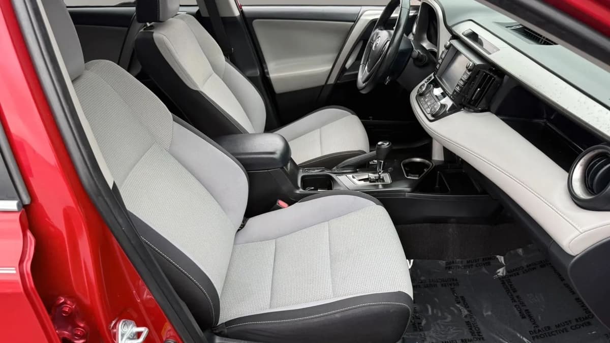 2017 Toyota RAV4 56
