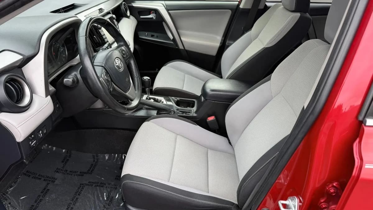 2017 Toyota RAV4 42