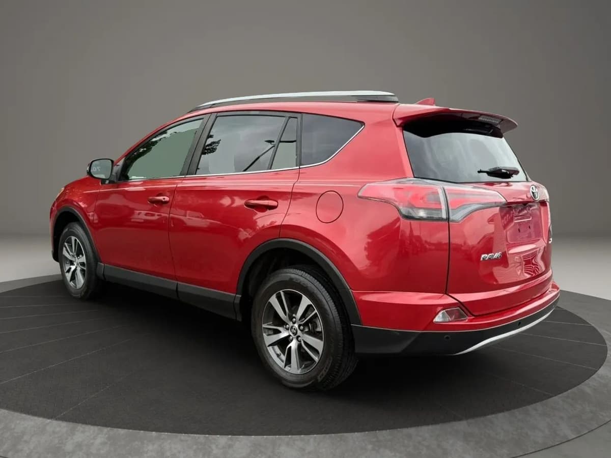 2017 Toyota RAV4 35
