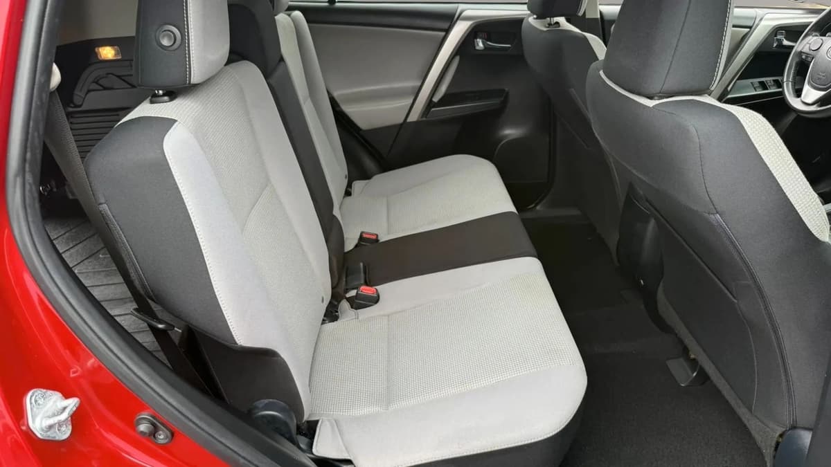 2017 Toyota RAV4 54