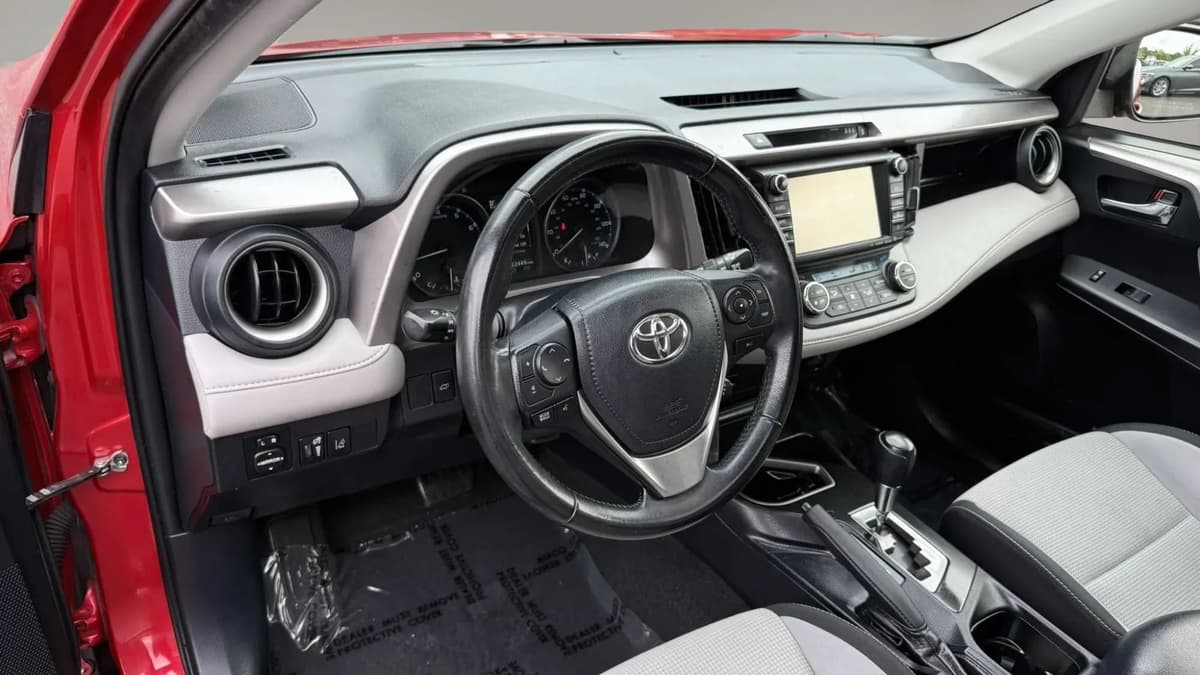 2017 Toyota RAV4 41
