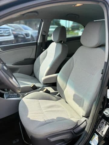 2014 Hyundai Accent 9