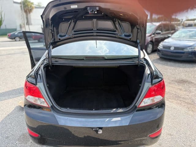 2014 Hyundai Accent 13