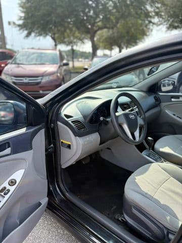 2014 Hyundai Accent 7