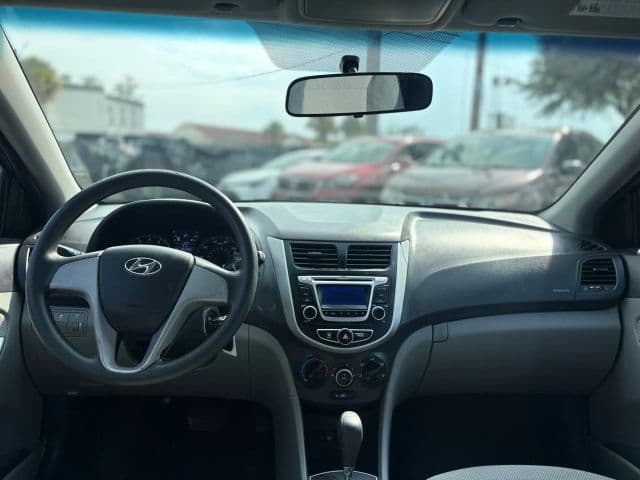 2014 Hyundai Accent 12